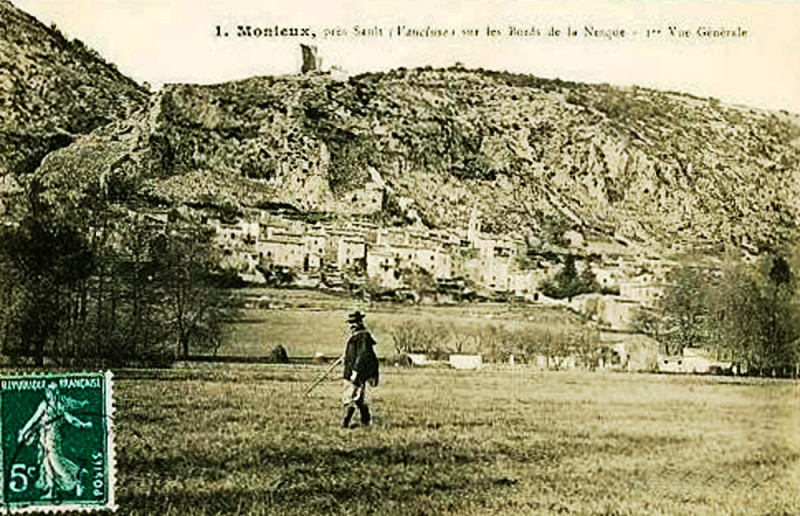 Carte postale ancienne Monieux vue du village