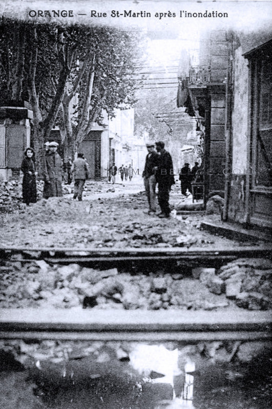 Carte postale ancienne Orange après l'inondation 1930