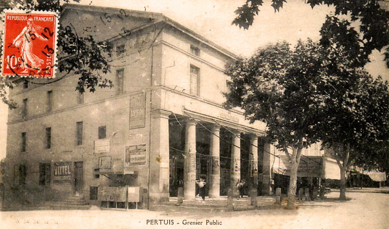Carte postale ancienne Pertuis grenier public