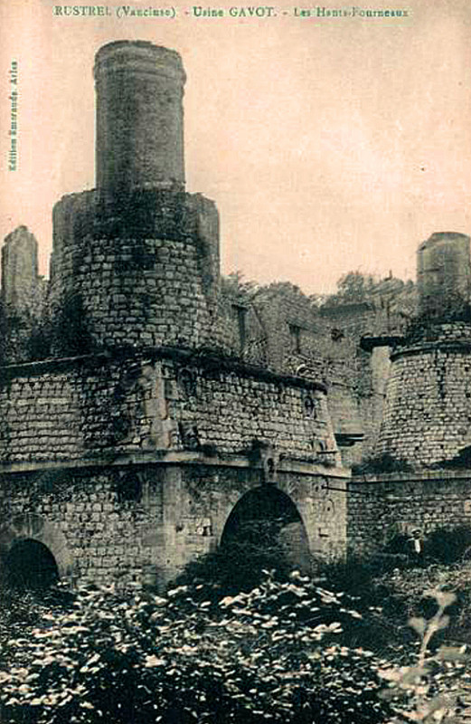 Carte postale ancienne Haut fourneau de Rustrel