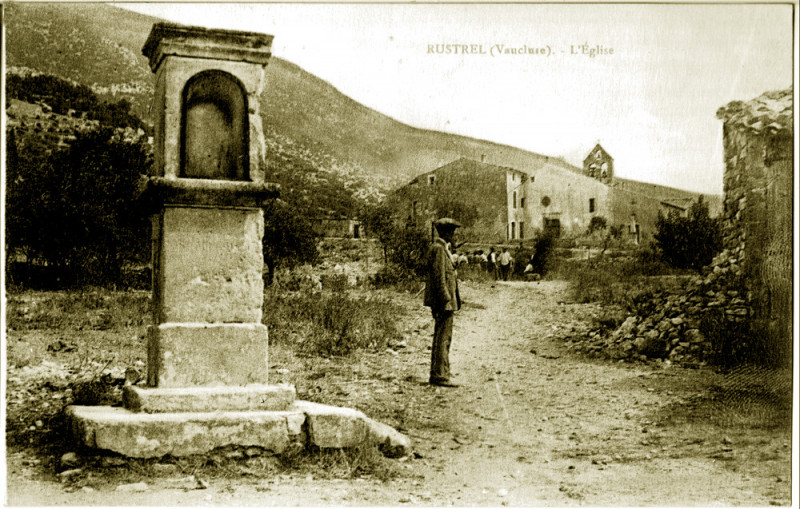Carte postale ancienne Rustrel l'église