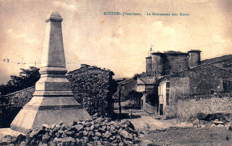 Carte postale ancienne Rustrel Monument aux morts ancien emplacement