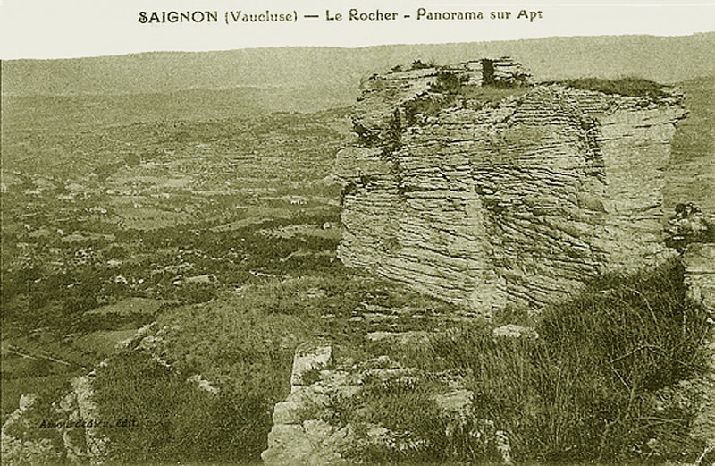 Carte postale ancienne Saignon Apt vue du Rocher