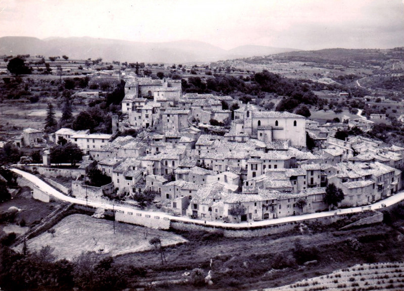 Carte postale ancienne Saint-Martin-de-Castillon vue du vilage