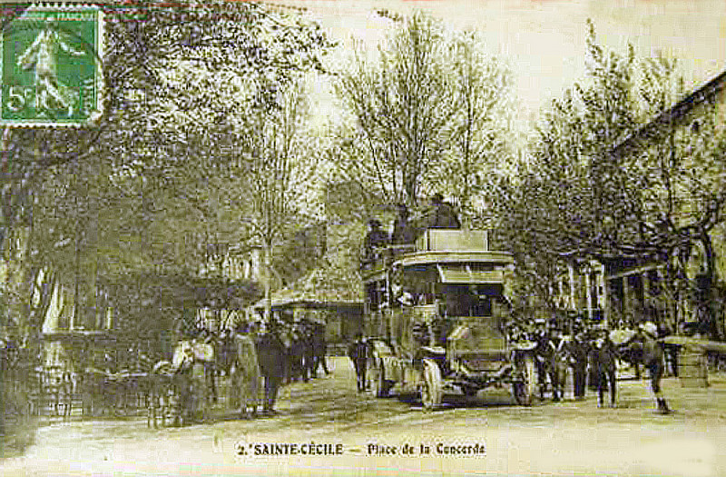 Carte postale ancienne Sainte-Cécile place de la Concorde