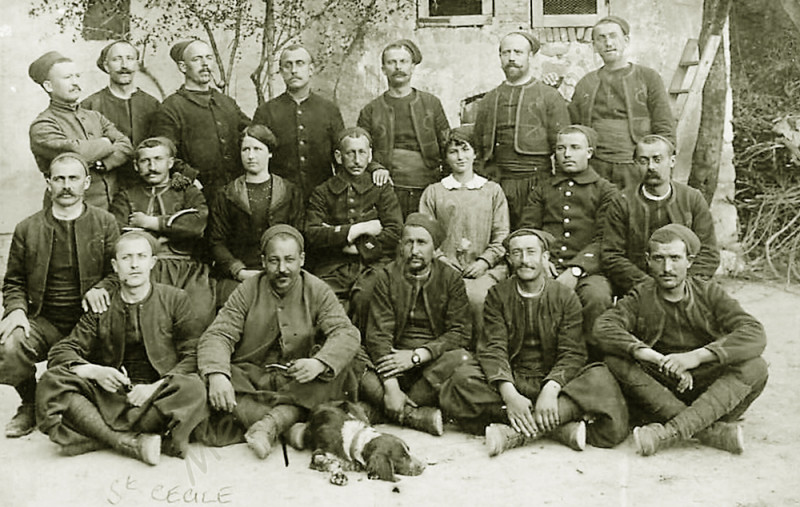 Carte postale ancienne Sainte-Cécile Zouaves en 1915