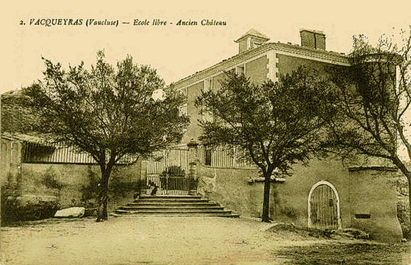 Carte postale ancienne Vacqueyras le château de l'Abbé
