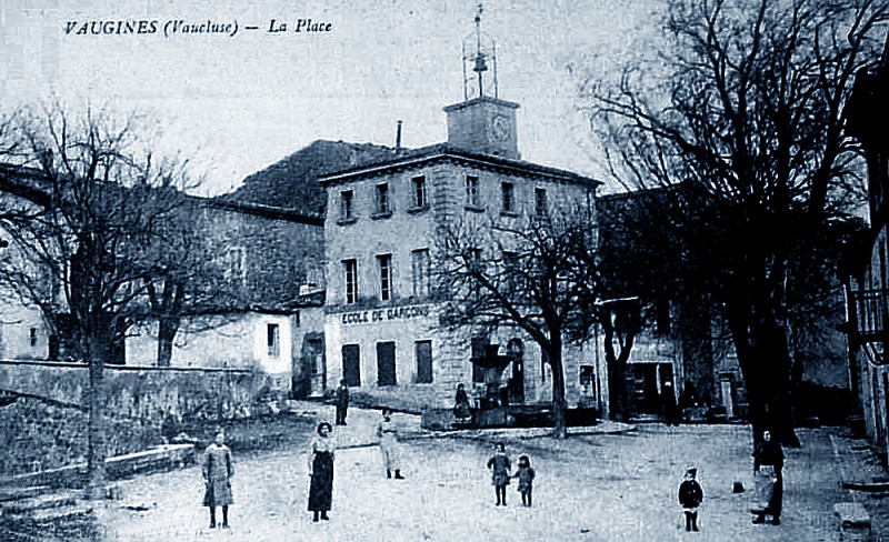Carte postale ancienne Vaugines la Place