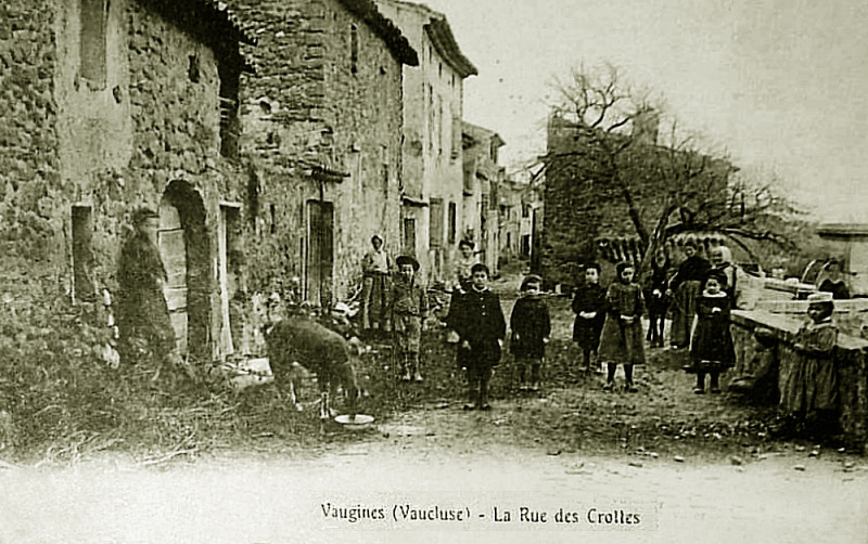 Carte postale ancienne Vaugines Rue des Crottes