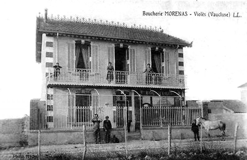 Carte postale ancienne Violès boucherie Morénas
