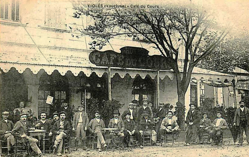 Carte postale ancienne Violès café du Cours