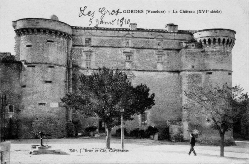 Carte postale ancienne Gordes chateau 1910