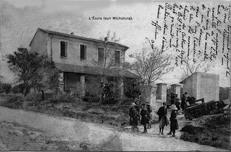 Carte postale ancienne Gordes école des Michelons