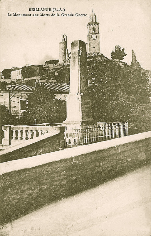 Carte postale ancienne Reillanne Monument aux Morts