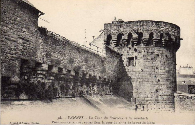 Carte postale ancienne Tour du Bourreau (Vannes)