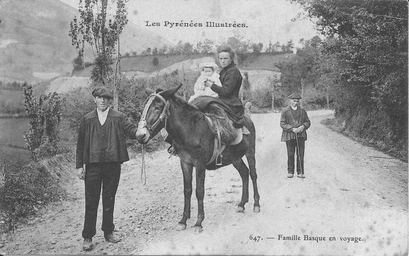 Carte postale ancienne Famille basque en voyage