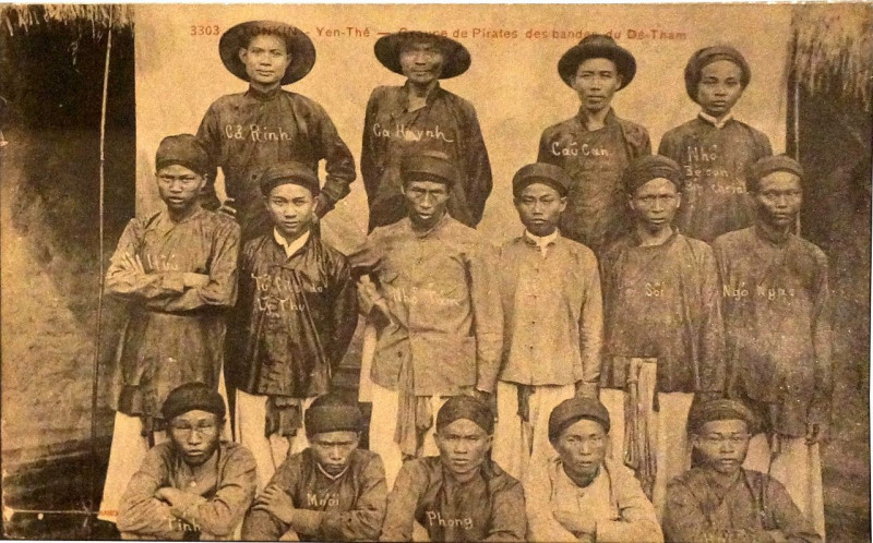 Carte postale ancienne Yen-Thê goupe de pirates du Dê Tham 243