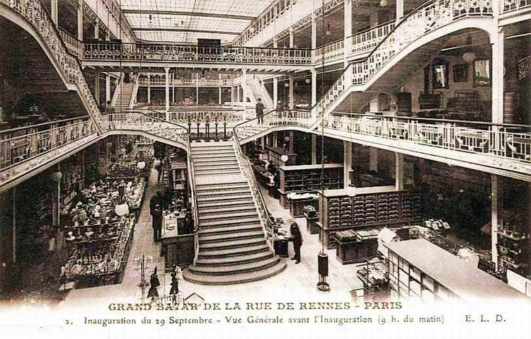 Carte postale ancienne Gd Bazar, Rue de Rennes à Paris (2)