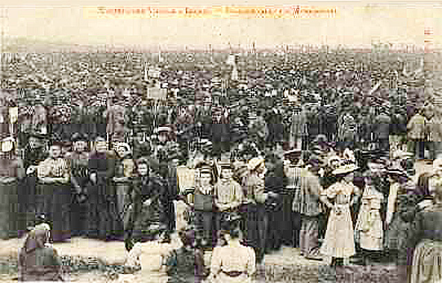 Carte postale ancienne Rassemblement des manifestants Béziers 1907