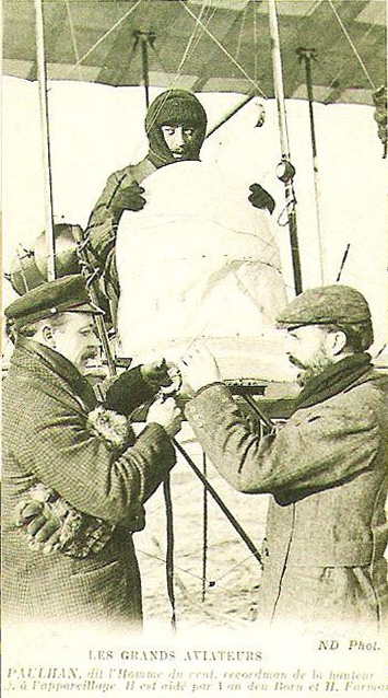 Carte postale ancienne Paulhan Farman van der Born