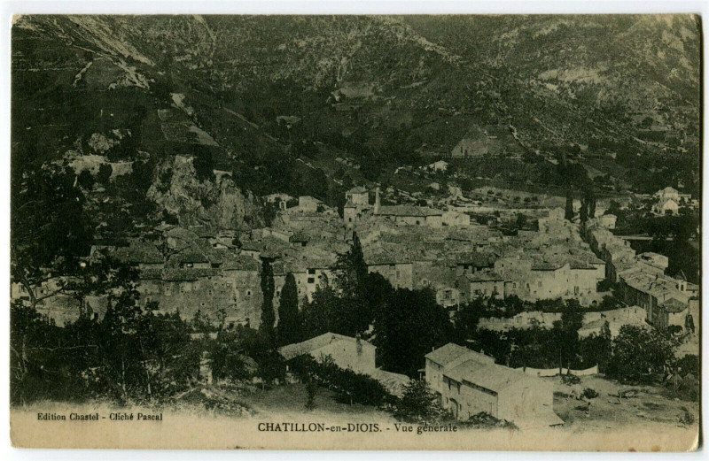 Carte postale ancienne Drôme Châtillon-en-Diois Vue générale à Châtillon-en-Diois