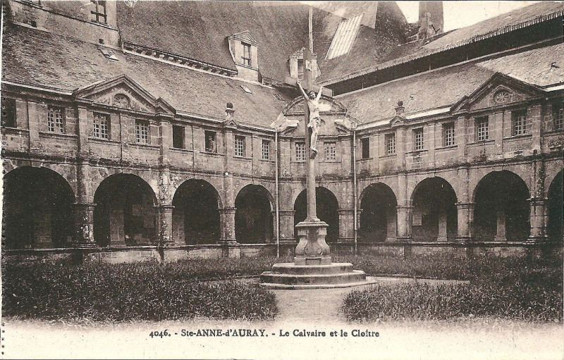Carte postale ancienne Sainte-Anne-d'Auray-Fr-56-vers 1930-calvaire & cloitre-1