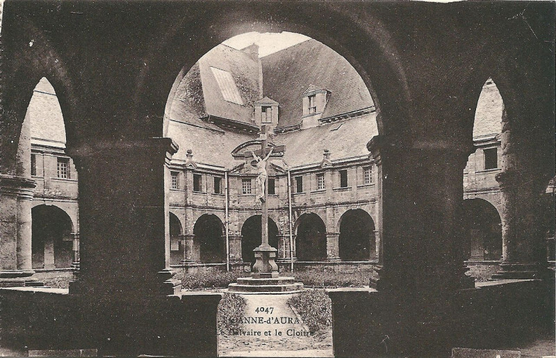 Carte postale ancienne Sainte-Anne-d'Auray-Fr-56-vers 1930-calvaire & cloitre-2
