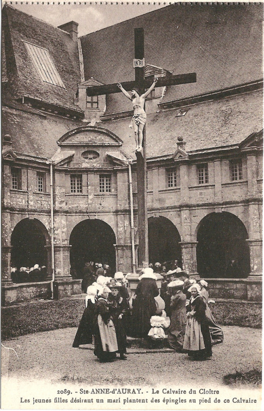 Carte postale ancienne Sainte-Anne-d'Auray-Fr-56-vers 1930-calvaire du cloitre