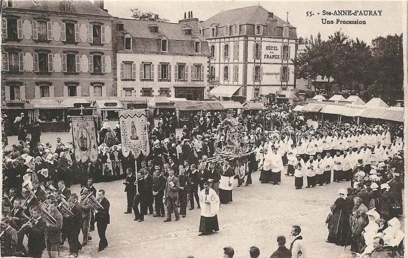 Carte postale ancienne Sainte-Anne-d'Auray-Fr-56-vers 1930-la procession