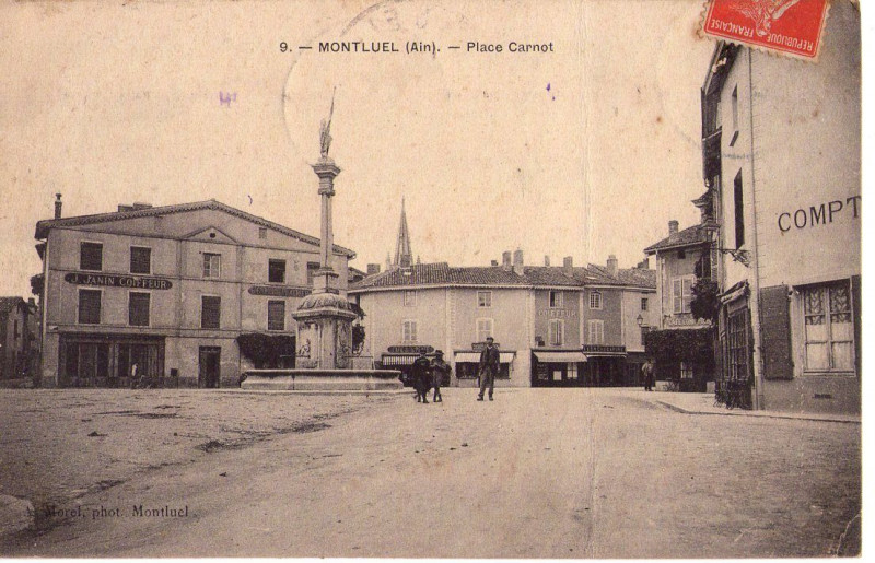 Carte postale ancienne Carte postale ancienne - Place Carnot à Montluel (Ain, France) à Montluel