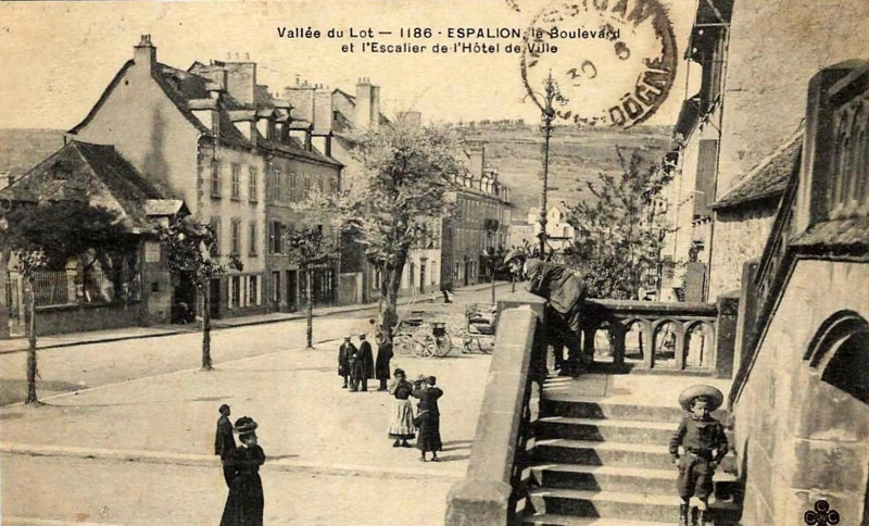 Carte postale ancienne Espalion - Boulevard de Guizard 4