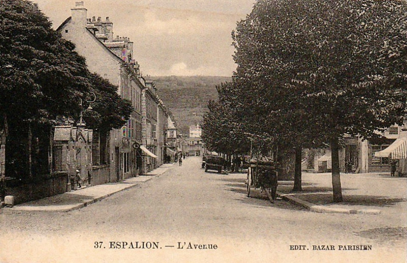 Carte postale ancienne Espalion - Boulevard de Guizard 8