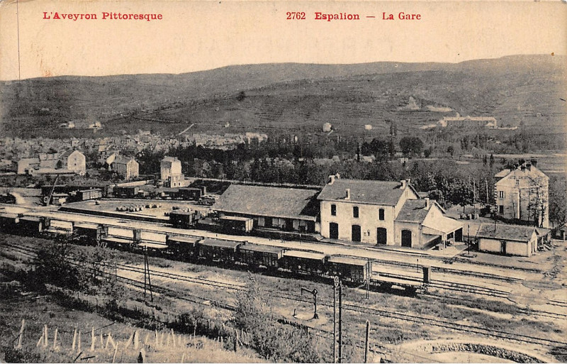 Carte postale ancienne Espalion - Gare 6