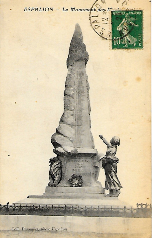Carte postale ancienne Espalion - Monument aux morts 1