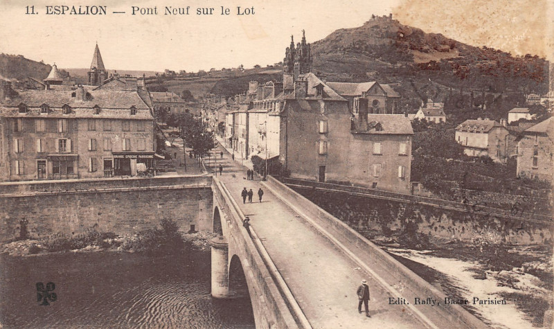 Carte postale ancienne Espalion - Pont Neuf 1