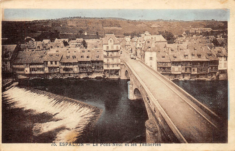 Carte postale ancienne Espalion - Pont Neuf 2