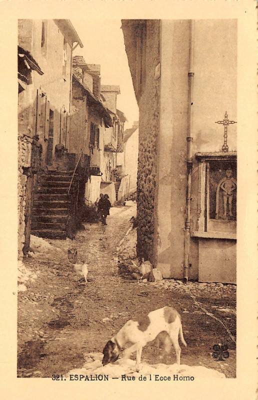 Carte postale ancienne Espalion - rue de l'Ecce Homo 1
