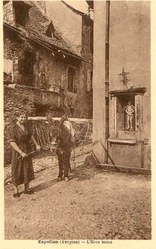 Carte postale ancienne Espalion - rue de l'Ecce Homo 2
