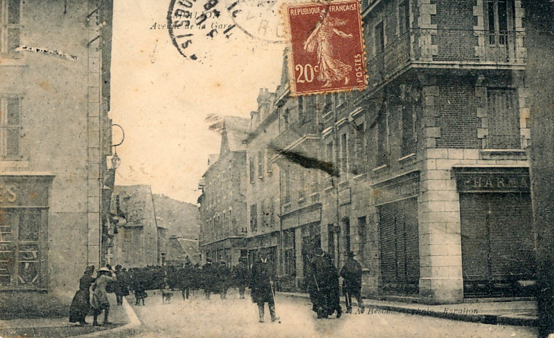 Carte postale ancienne Espalion - Rue de la Gare 2