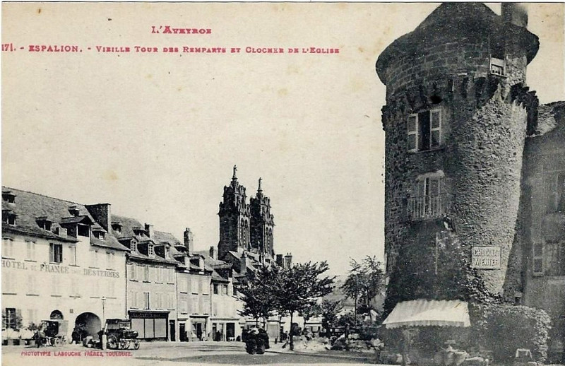 Carte postale ancienne Espalion - Tour Poulenc 2
