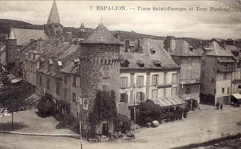Carte postale ancienne Espalion - Tour Poulenc 4