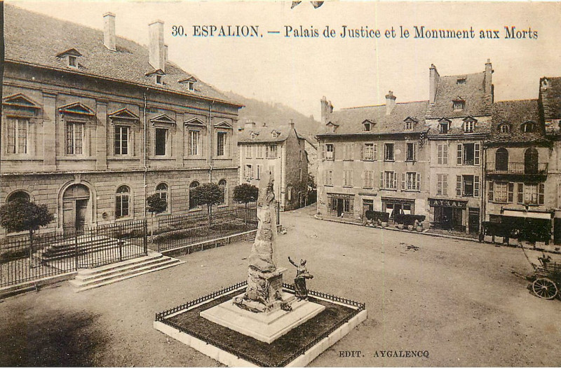 Carte postale ancienne Espalion - Tribunal 4