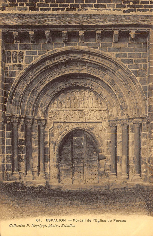 Carte postale ancienne Espalion - église de Perse - Portail 3
