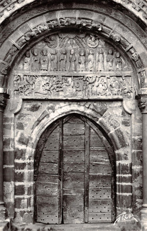 Carte postale ancienne Espalion - église de Perse - Portail 6