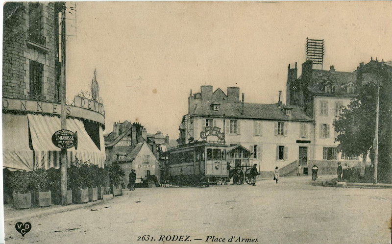 Carte postale ancienne Vdc 2631 - Rodez - Place d'Armes