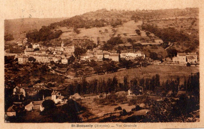 Carte postale ancienne Saint-Beauzély - vue générale 6