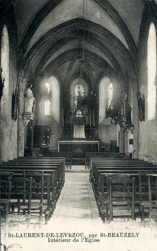 Carte postale ancienne Saint-Laurent-de-Lévézou - église 5