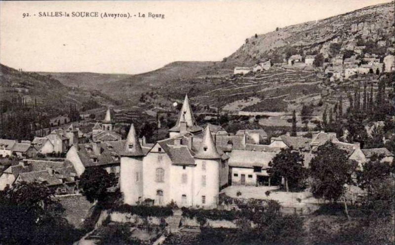 Carte postale ancienne Salles-La-Source - Bourg 4