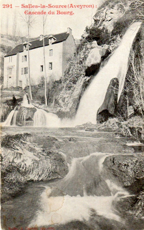 Carte postale ancienne Salles-La-Source - Cascade du bourg 1