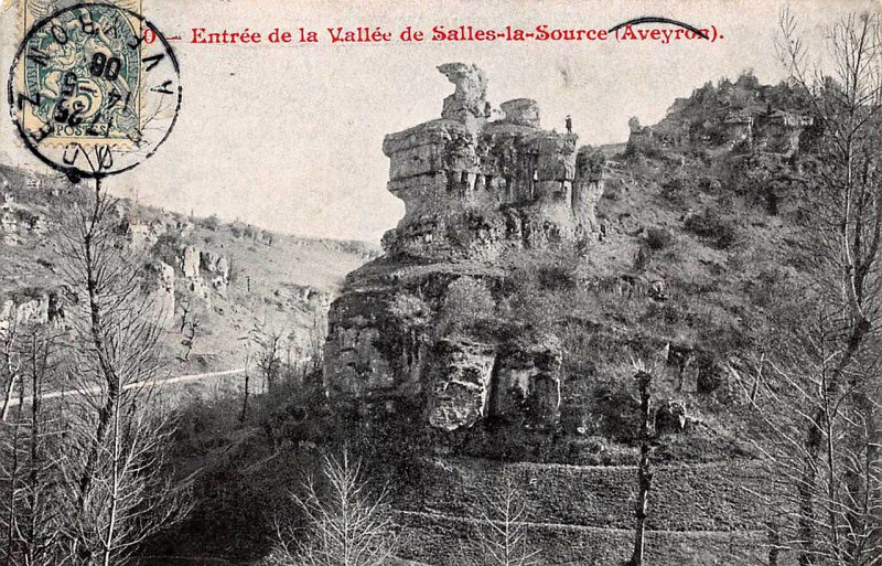 Carte postale ancienne Salles-La-Source - Entrée de la vallée 4